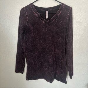 Zenana Outfitters Small Long Sleeve Top V Neck Shirt Dark Purple Tie Dye